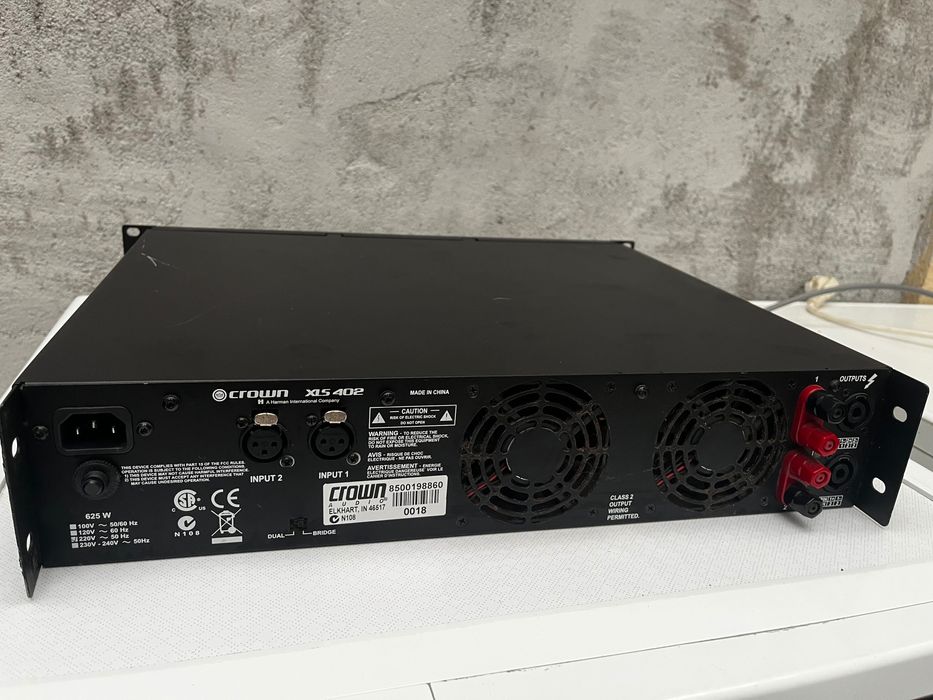 Crown XLS 402 amplificator
