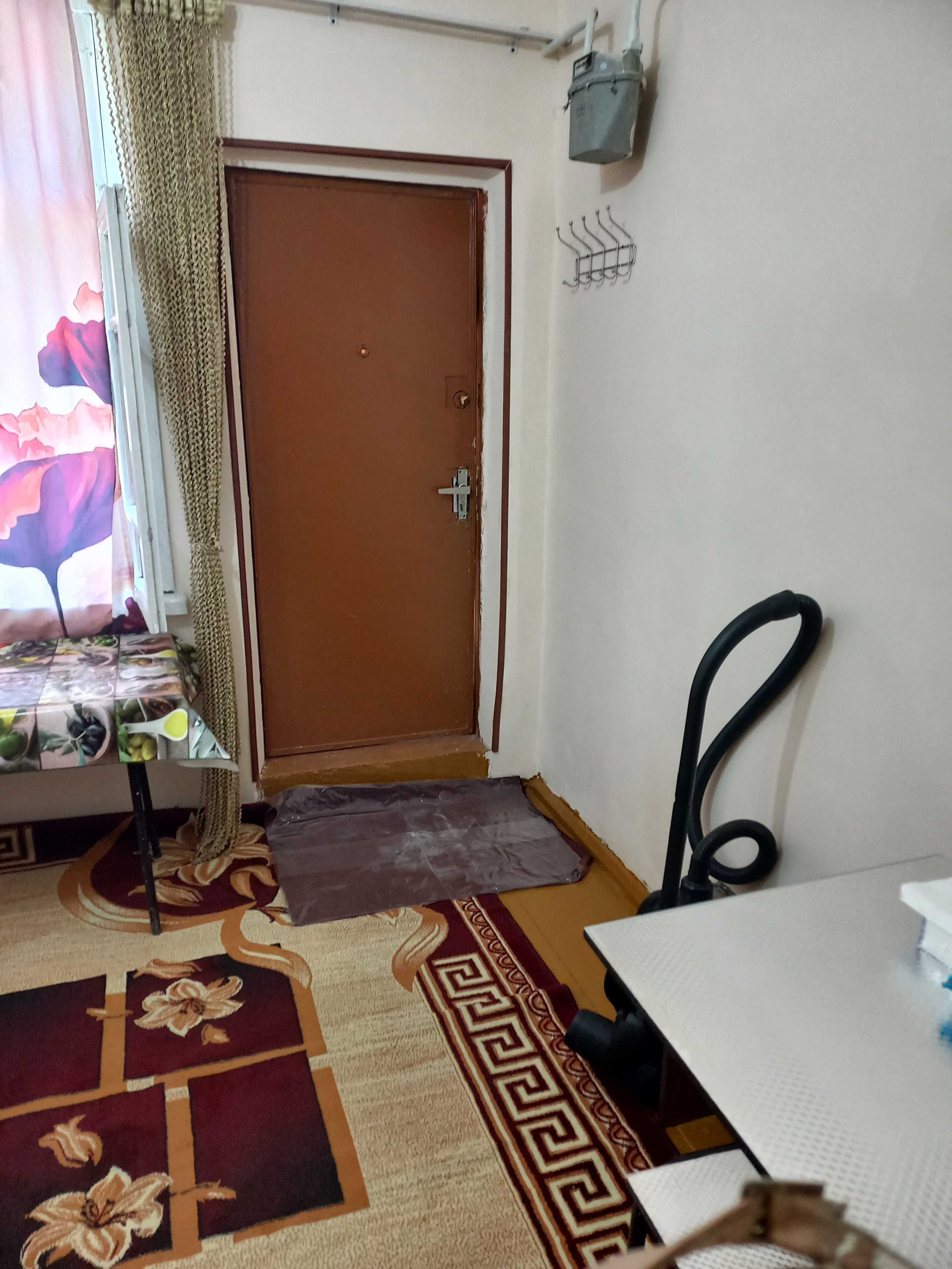 Узбумда 1 хонали уй ижарага берилади.