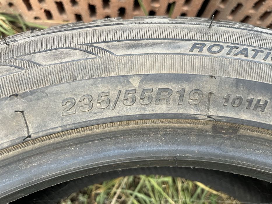 Продам зимние колеса 235/55R19