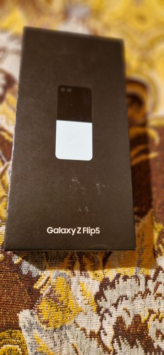 Samsung galaxy flip 5 este in garantie