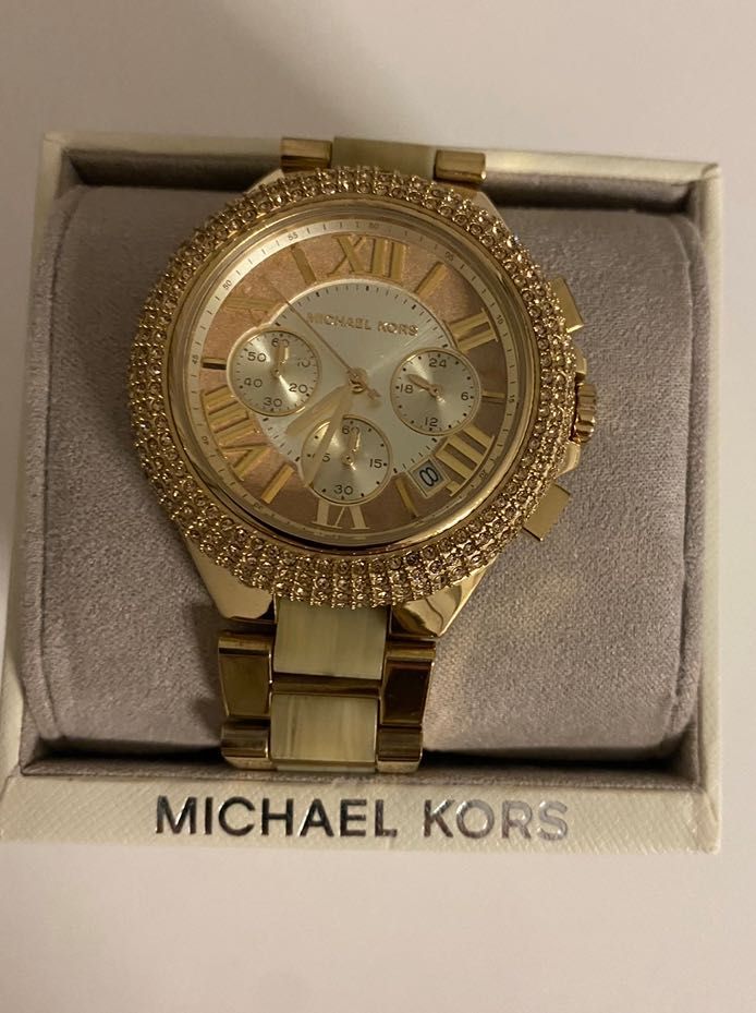 Часовник Michael Kors