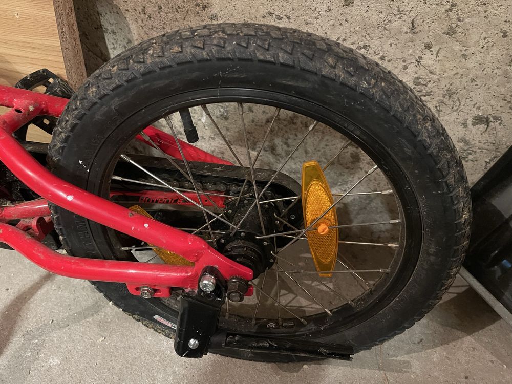Продавам детски велосипед Specialized Hotrock 16
