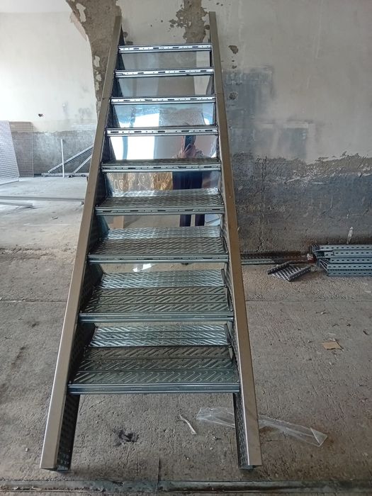 Scara metalica zincata 6m l