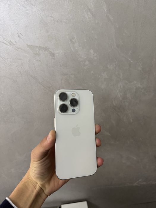 Iphone 15 pro 128 gb/82