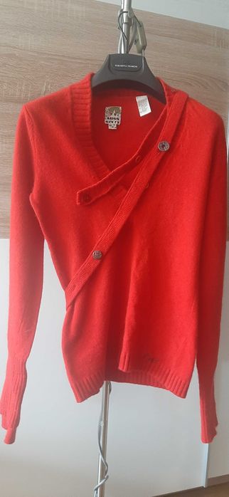 Ефектен пуловер на Miss Sixty