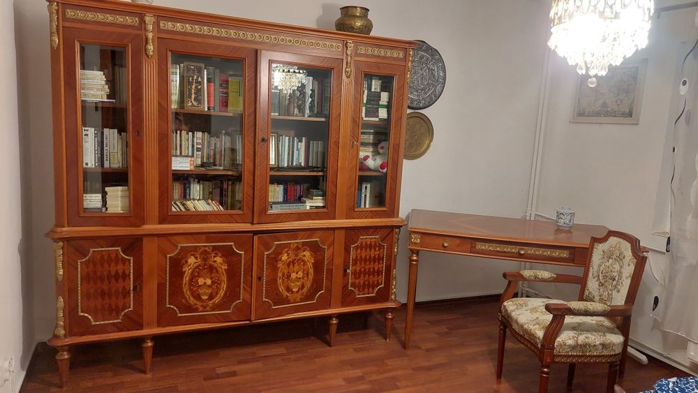 Bibliotecă + birou + fotoliu