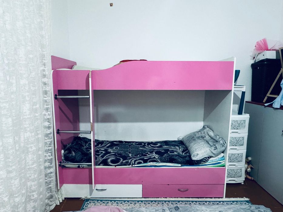 двухъярусная кровать