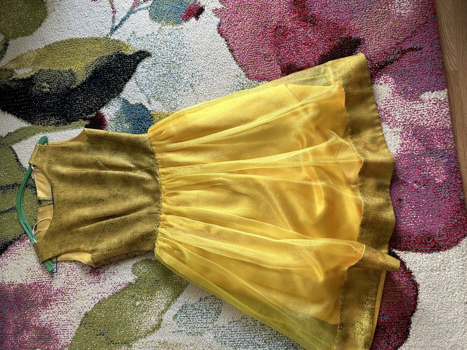 Rochii elegante de seara/de zi , in stare foarte buna