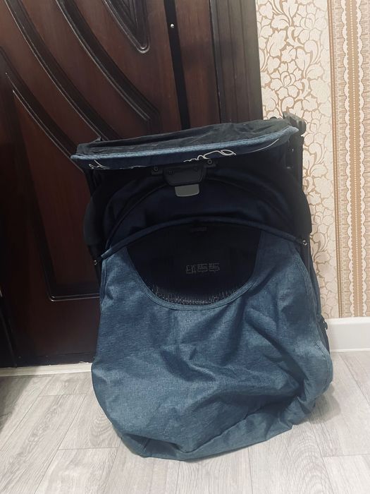 Коляска. Трансформер. Подходит для путешествий