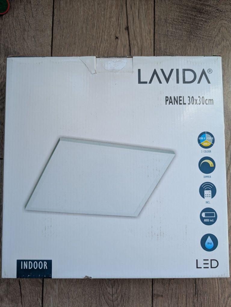 LED лампа 30х30 за таван