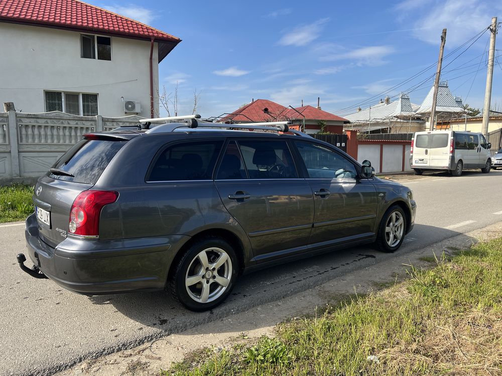 Toyota Avensis 2.2 D-cat 1300€ pret fix