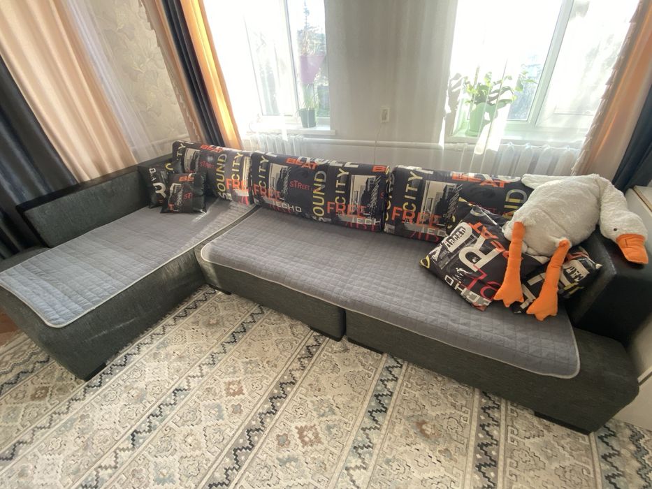 срочно продам диван