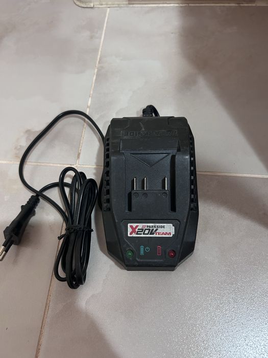 Витоверт батерия 4А зарядно parkside