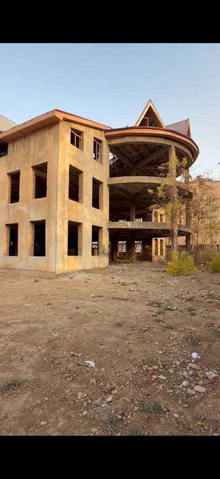 Коммерческий объект под реконструкцию 2898 м² 
Участок: 50 соток