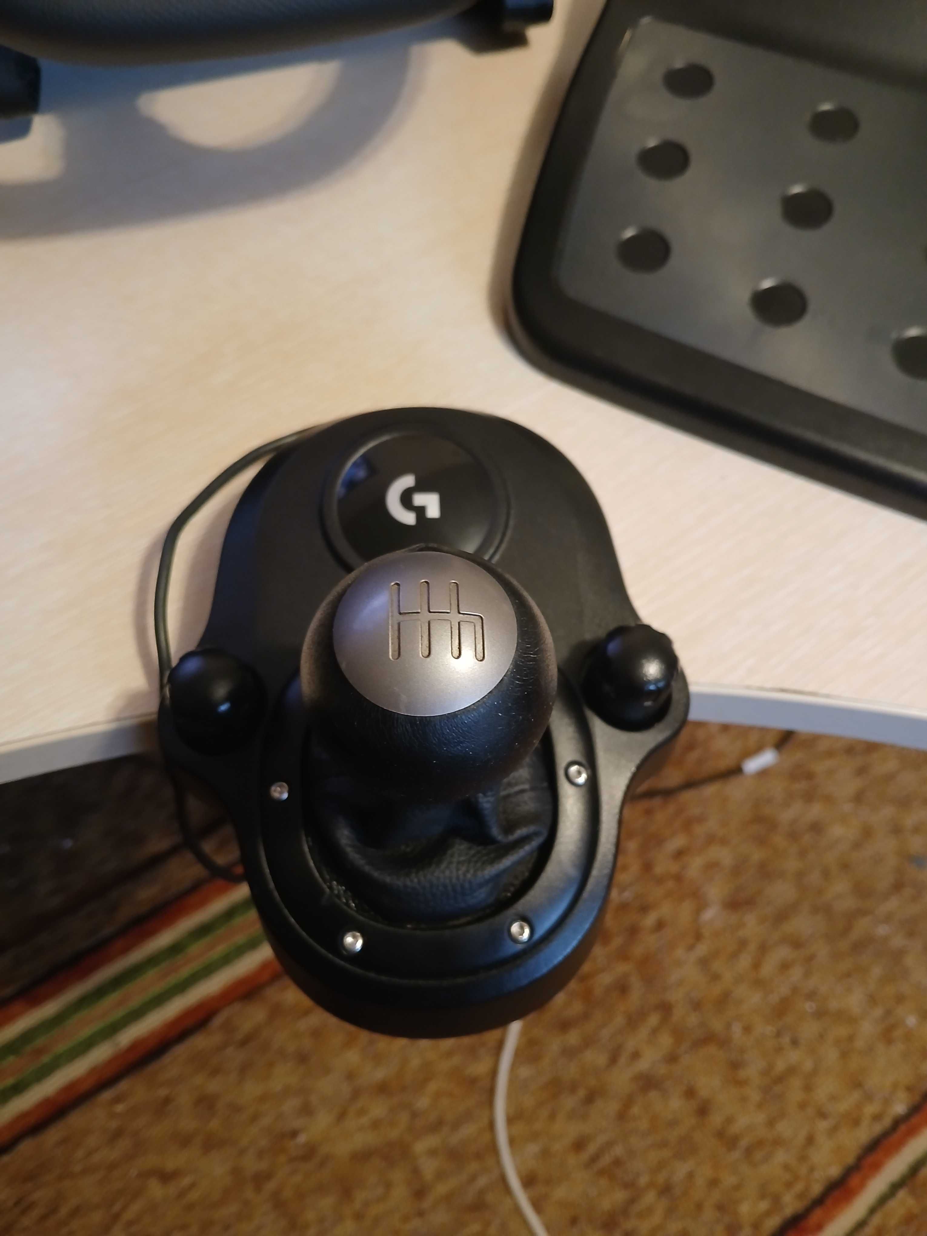 С ГАРАНЦИЯ ! Logitech G923 волан + скоростен лост racing truck sim PS