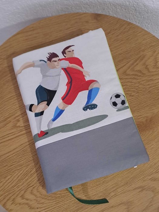 Подвързия за книга, дреха за книга