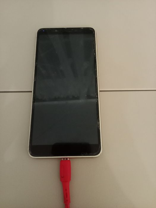 Продам телефон xiaomi редми 6 на запчасти