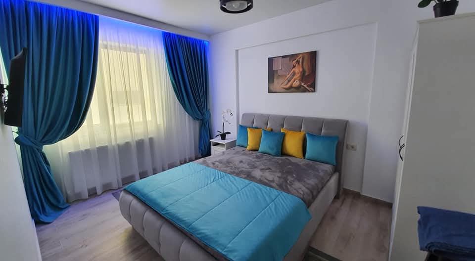 inchiriez apartament la costinesti
