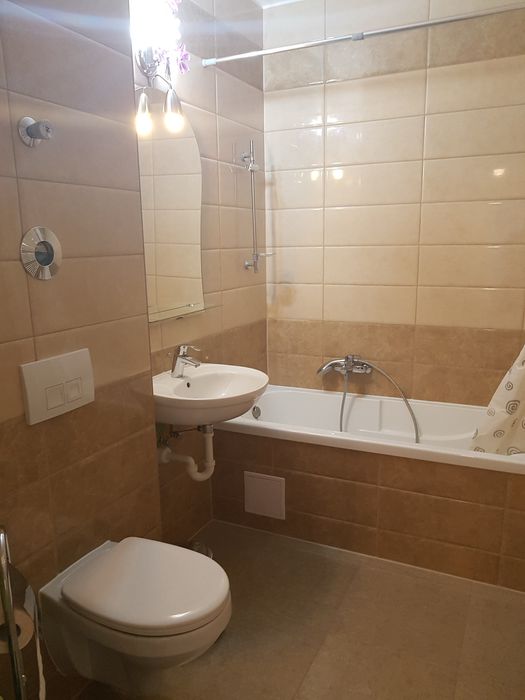 Particular închiriez apartament cu 2 camere în Avangarden 3