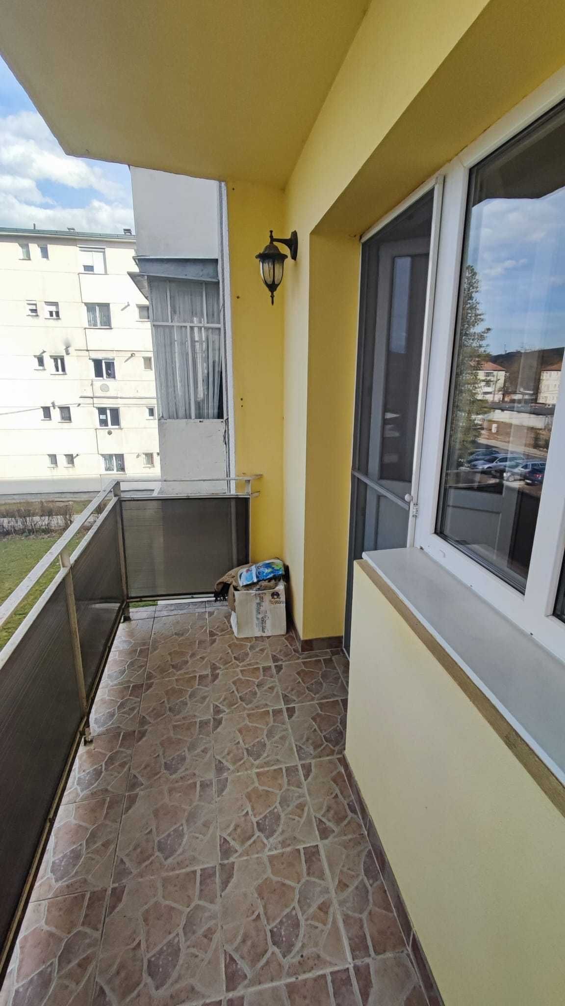Vând apartament cu 2 camere