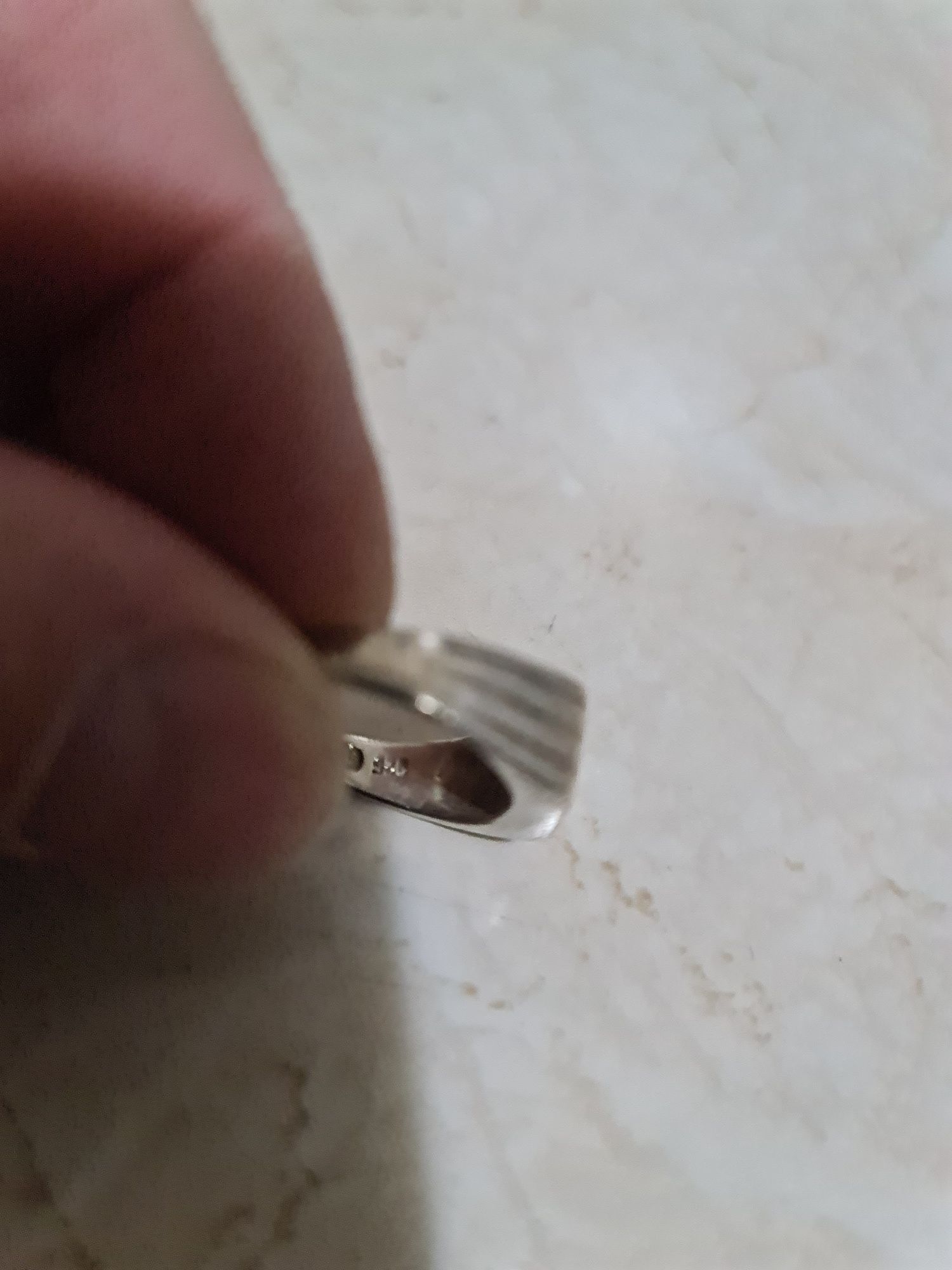 Ghiul argint 925 ,piatra onix stare foarte buna,marime mare 23 mm