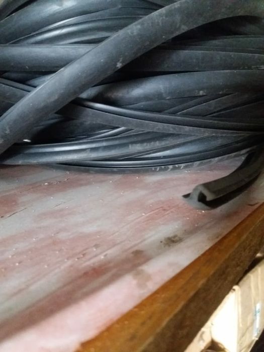 Резинки уплотнительные (лобовое, заднее унив.,АРКИ крыла , бампера,т.п