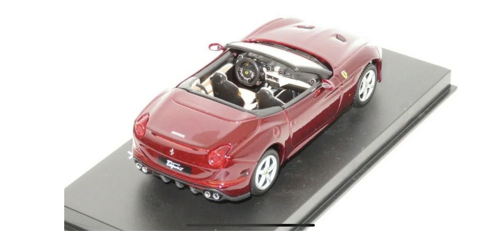 Macheta Ferrari California T 1/43 Bburago