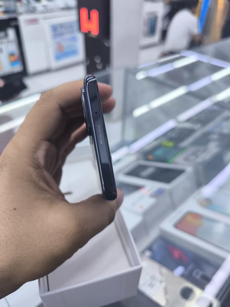 xiaomi 13 lite 8/128 qora yangi