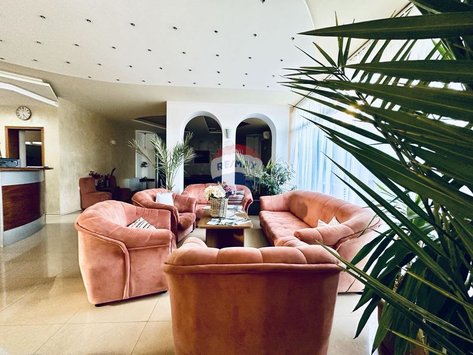 Хотел с ресторант, басейн и spa център за продажба, гр. Балчик, Я.И.