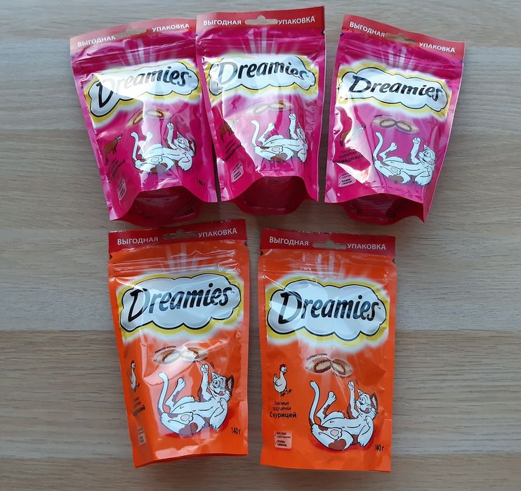 продам лакомство для кошек Dreamies
