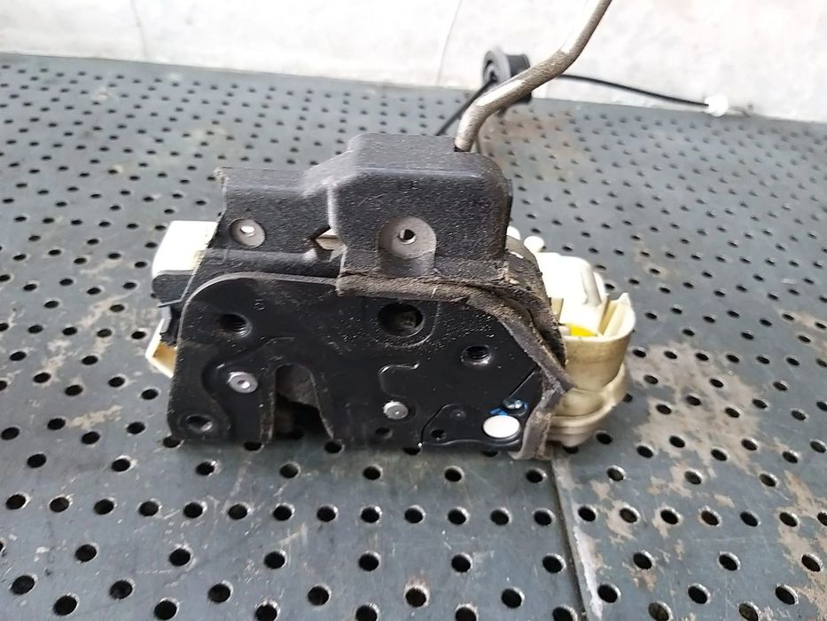 Broasca usa stanga fata audi a4 b7 8e