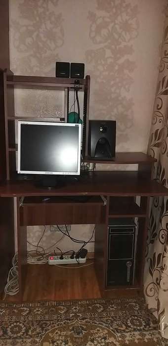 Компьютерный стол