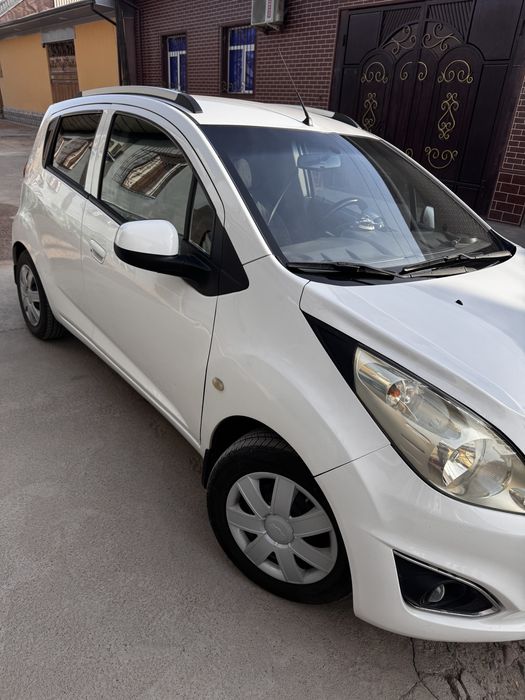 Spark 3 2014.  1,25 motor Yaxshi sostayaniya