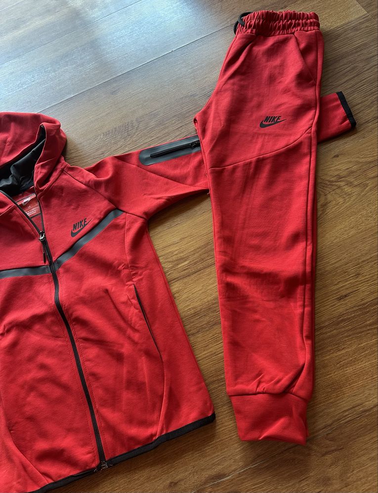 Детски,памучен,червен екип Nike