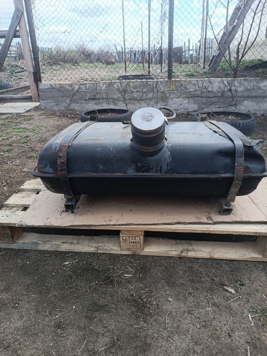 Топливный бак...