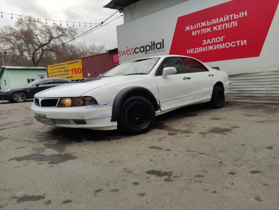 Продам автомобиль mitsubishi Diamante 2.5