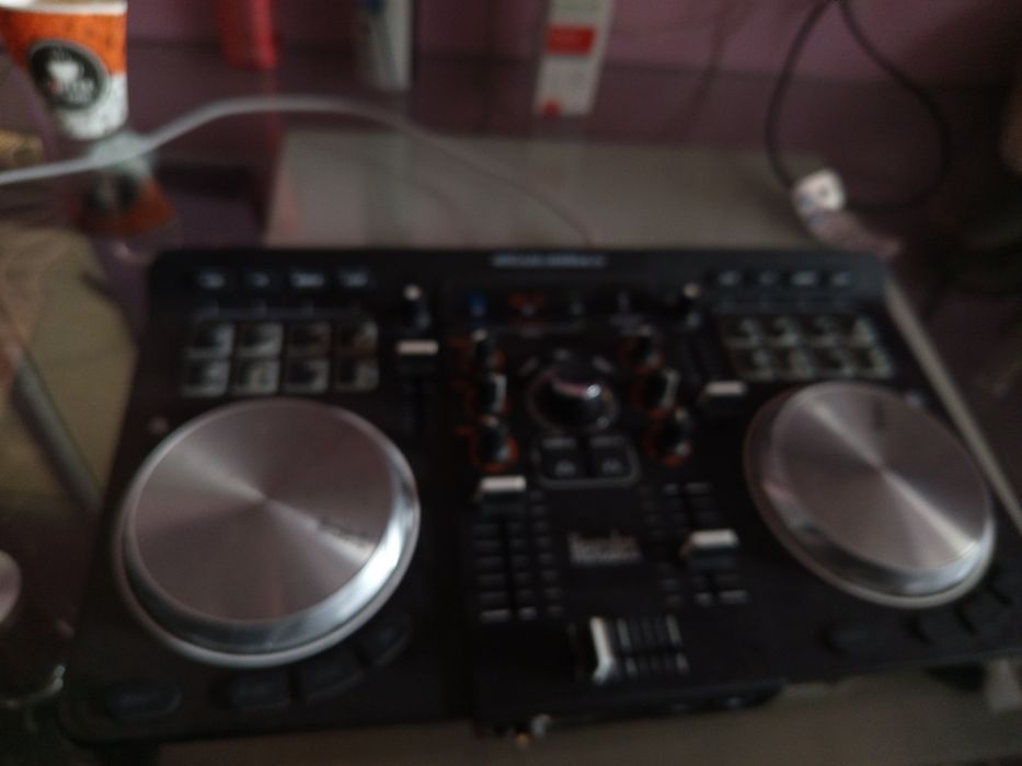 Продавам DJ пулт Hercules има коментар поцената