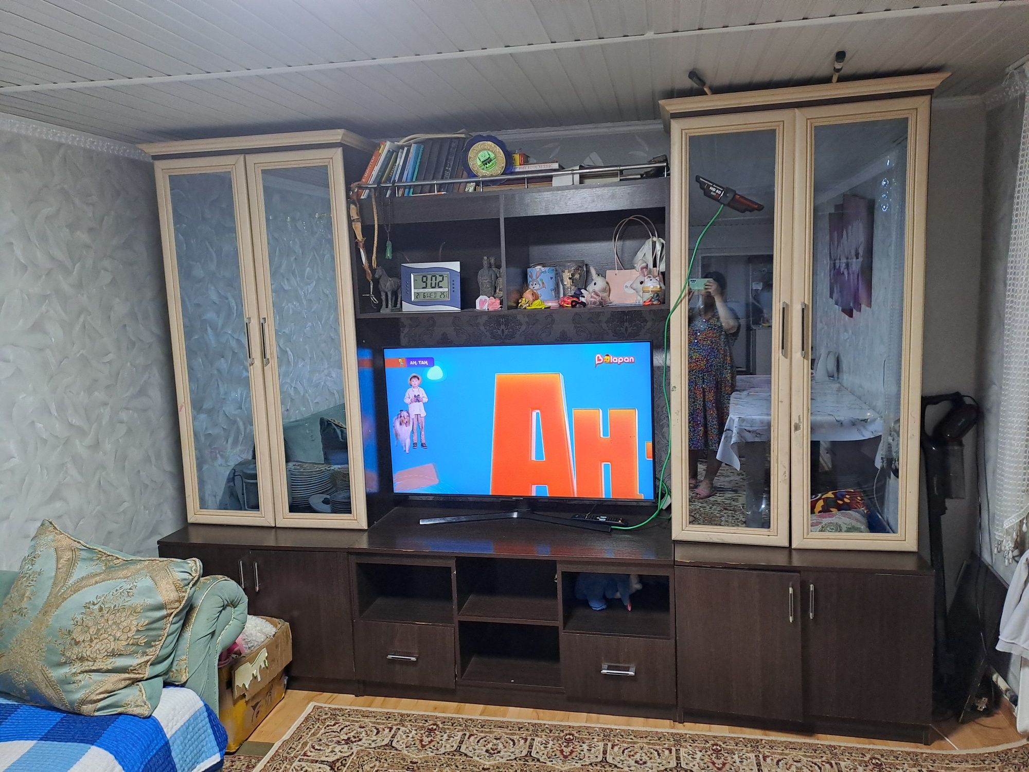 Продаём горку . В хорошем состоянии, можно под тв