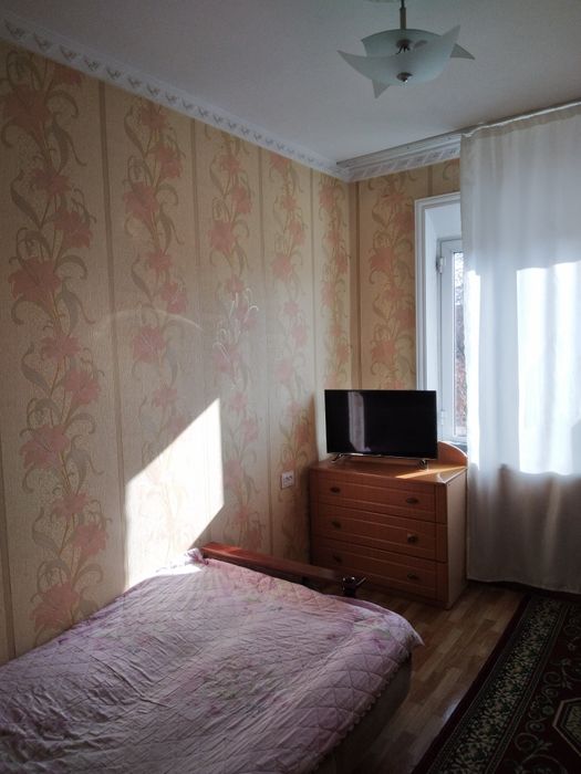 Sergili tumani ittifoq mahallasida uy sotiladi 5 xona 5 etaj srochna