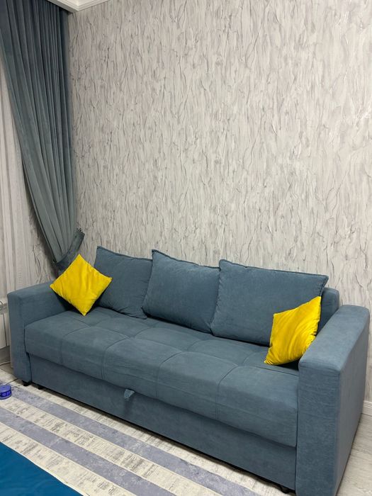 Срочно! Стол+диван в отличном состоянии