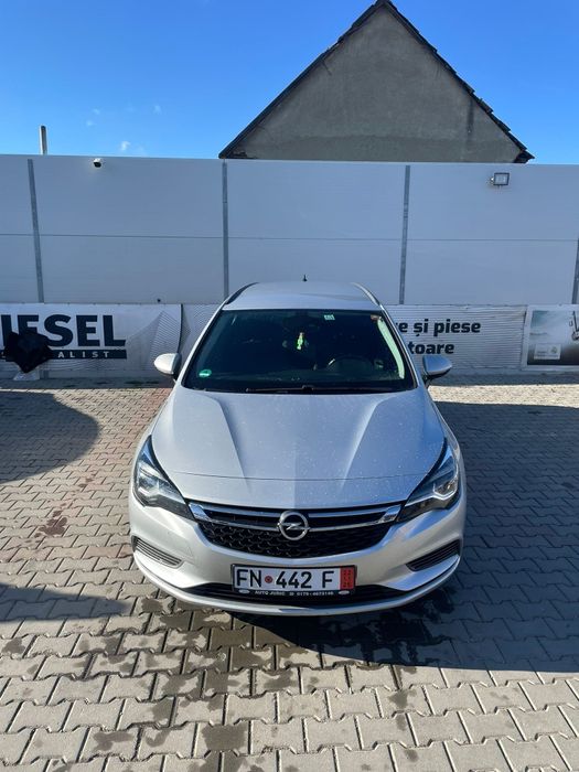 Vând Opel Astra K 11.2016