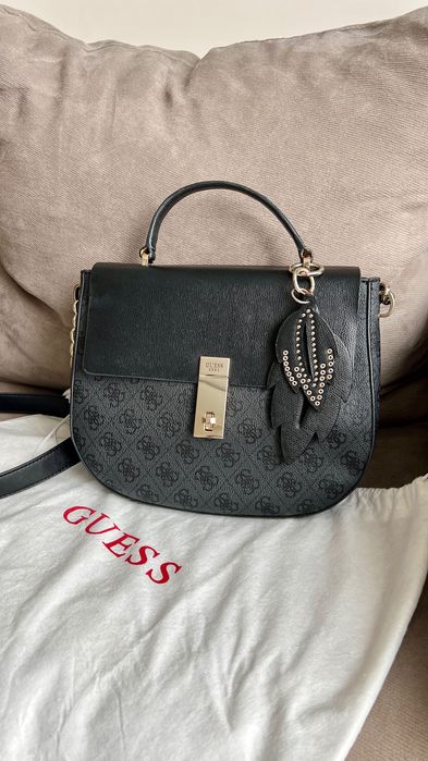 Черна чанта GUESS