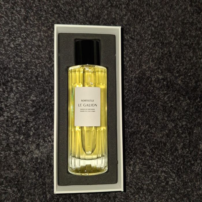 Parfume SORTILÈGE
Le Galion