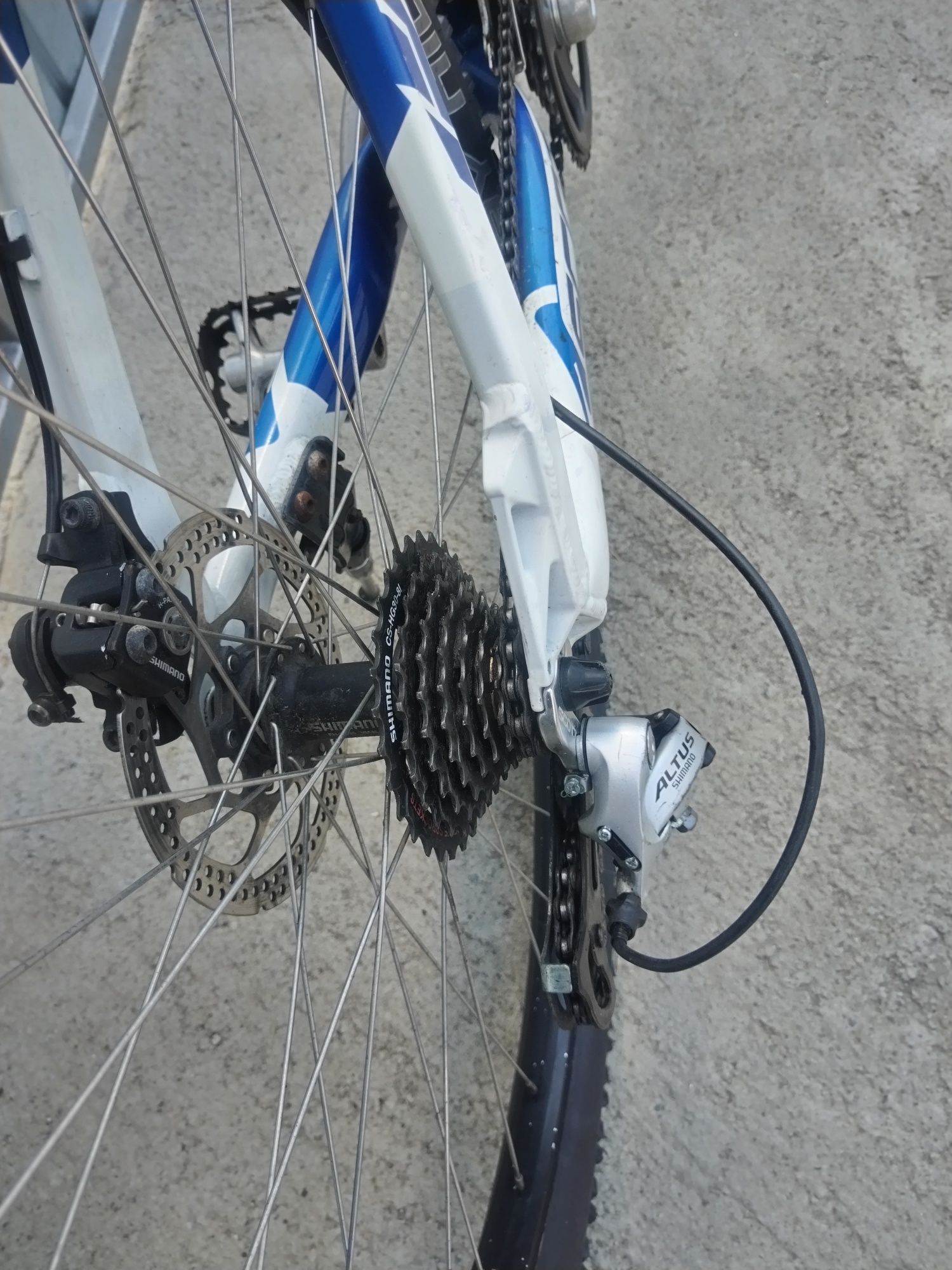 Vând bicicleta Scott voltage