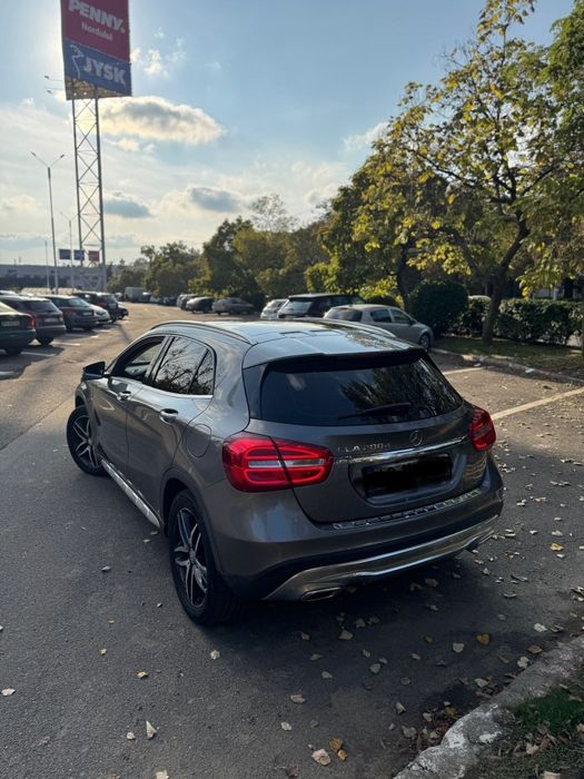 Mercedes Benz GLA200d 2016