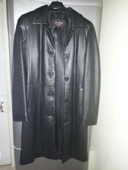 Vand haina de piele, marimea 36, taliata