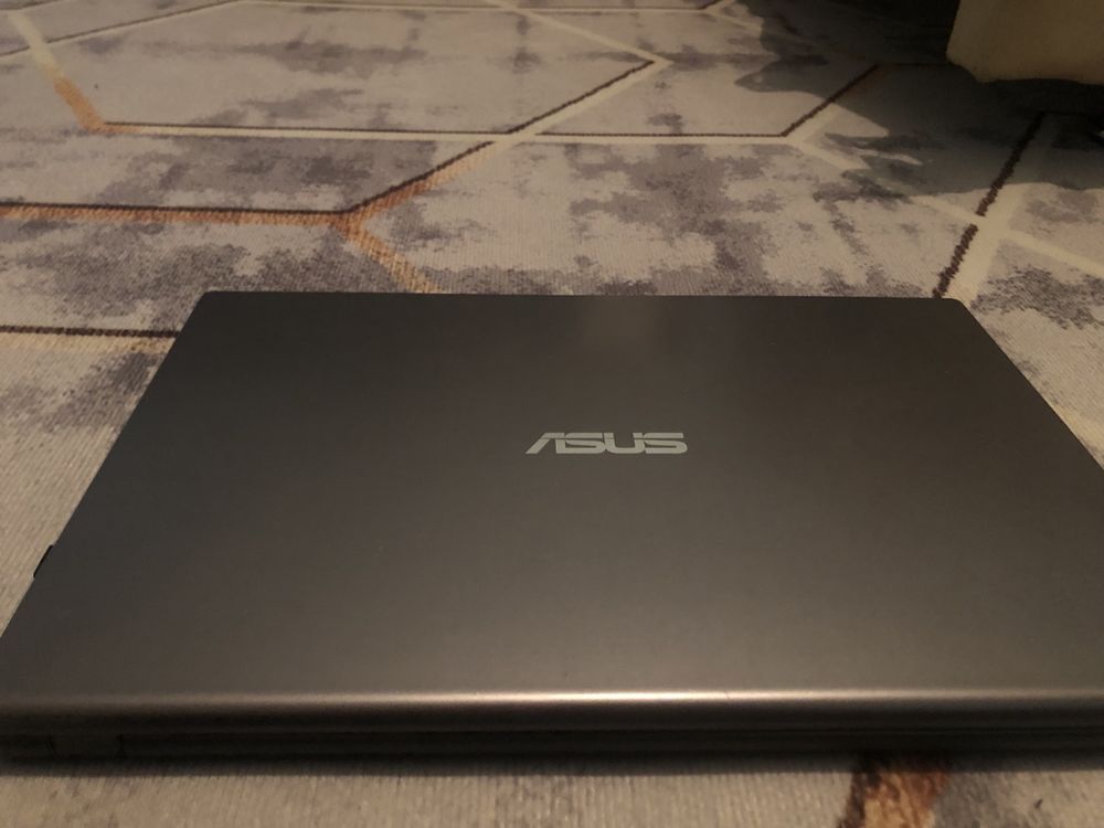 Ноутбук ASUS