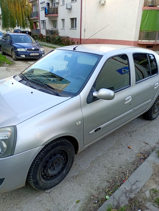 Vând Renault symbol an 2008