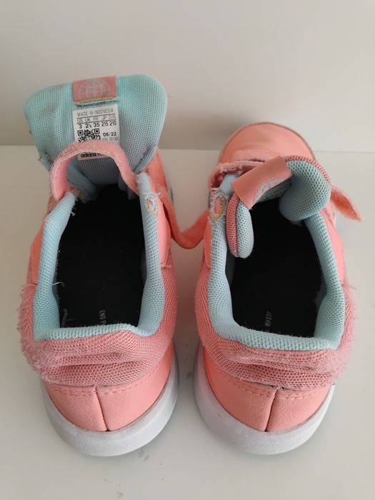 ЗАПАЗЕНИ Маратонки adidas за момиче, размер 35