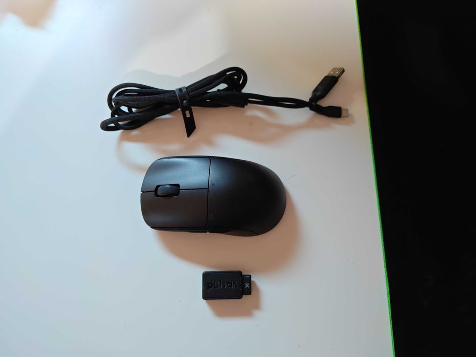 Геймърска мишка Pulsar X2 Mini Wireless - 52g, PAW3395 (Топ състояние)